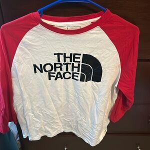 The North Face 3/4 length sleeve t shirt
Size medium